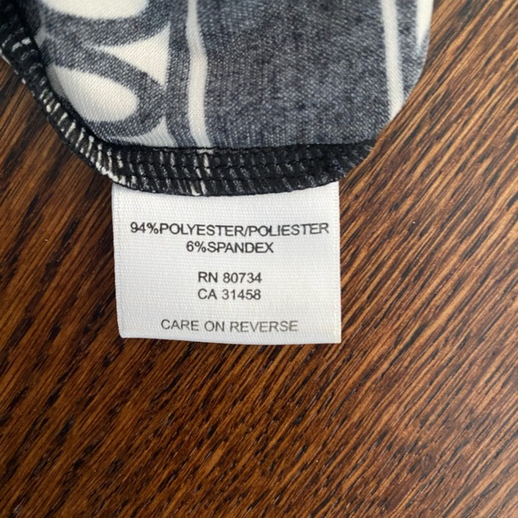 BCBG 3/4 bell sleeve; super cute belted; easy to wear - Picture 5 of 5